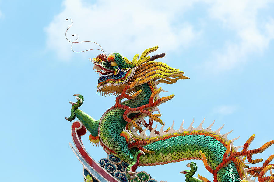 chinese dragon sculpture