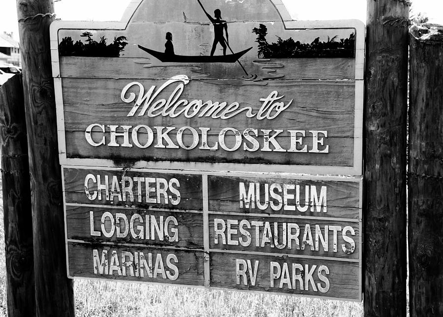 Chokoloskee Florida welcome sign Photograph by David Lee Thompson