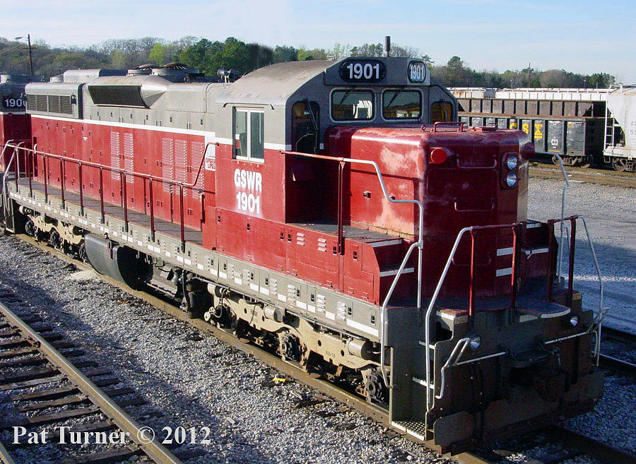 Chop Nose SD9 Photograph by Pat Turner