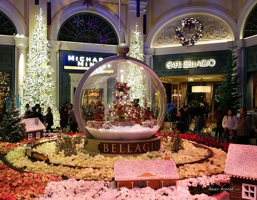 Christmas In Vegas 2 Photograph by Kume Bryant