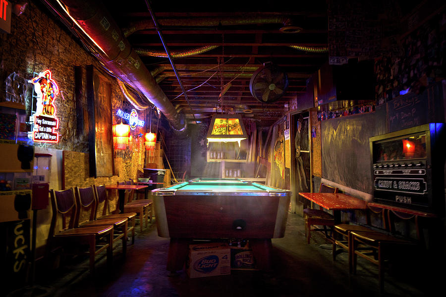 Savannah Photograph - Chucks Bar in Savannah by Mark Andrew Thomas