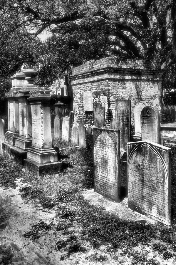 Churchyard of Old Charleston Photograph by Steven Ainsworth - Fine Art ...