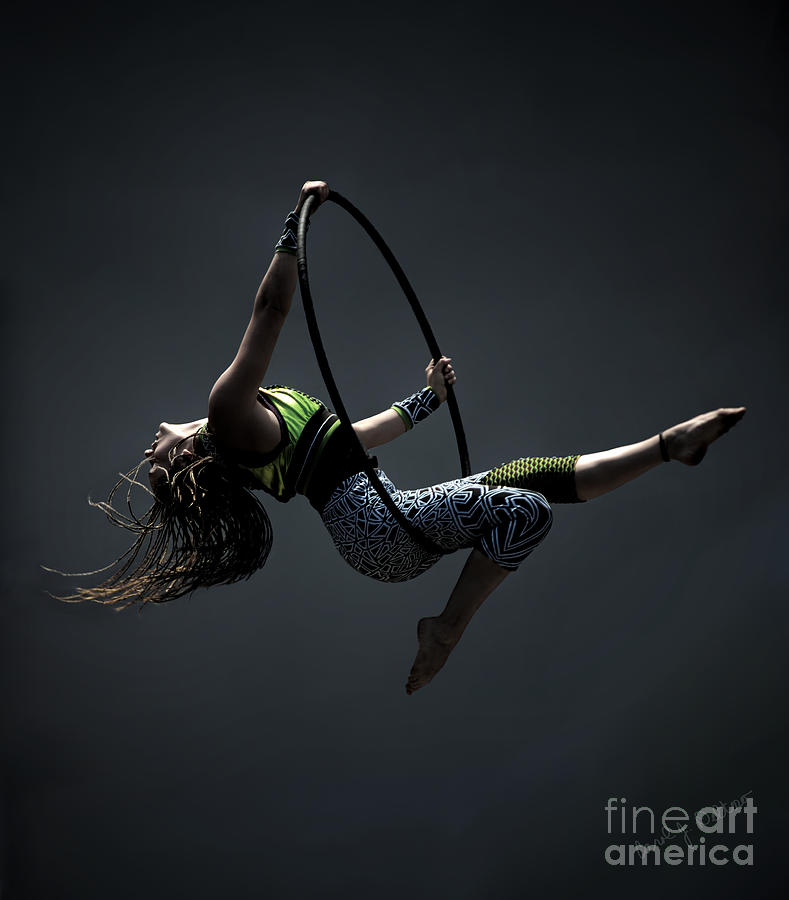 Cirque En Vol Aerialist Photograph