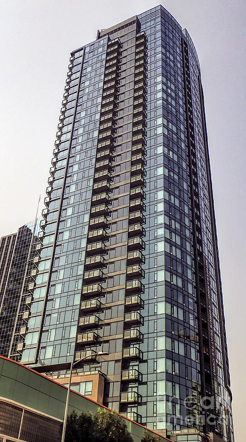 Cirrus Seattle Apartment Building Photograph by David Oppenheimer