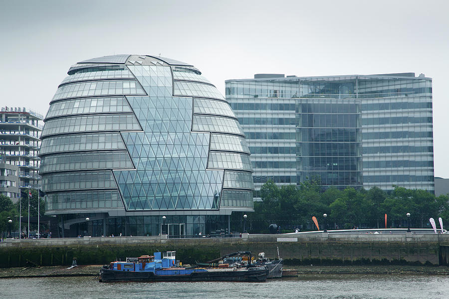 London Photograph - City Hall in London by Ian Middleton