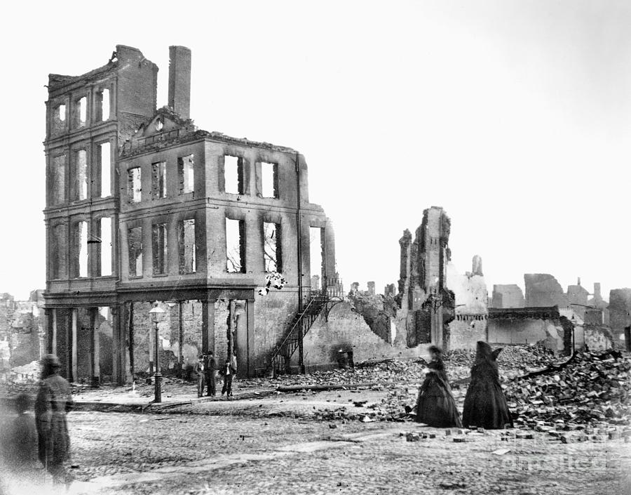 Richmond Photograph - Civil War - Fall Of Richmond by Granger