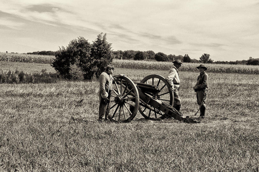 Civil War Soldiers - Gettysburg Photograph by Bill Cannon