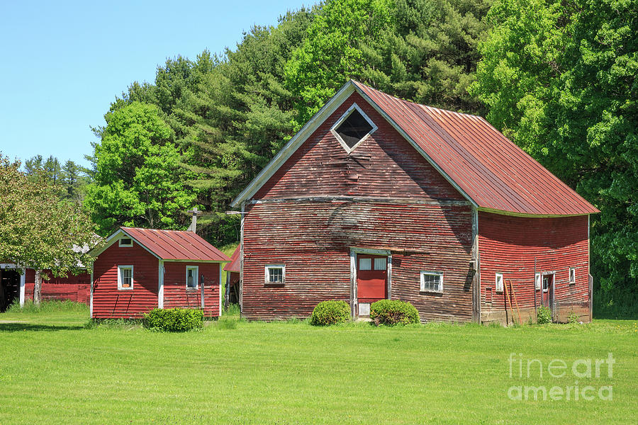 Classic old red barn in Vermont Photograph by Edward Fielding