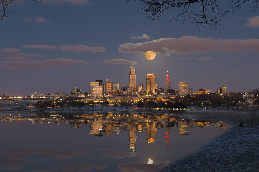 Cleveland Photograph - Cleveland Full Moonrise by Frank Shoemaker