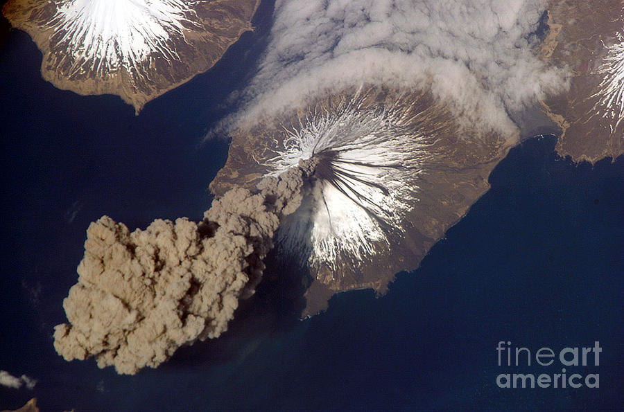 Cleveland Volcano, Iss Image Photograph by Science Source