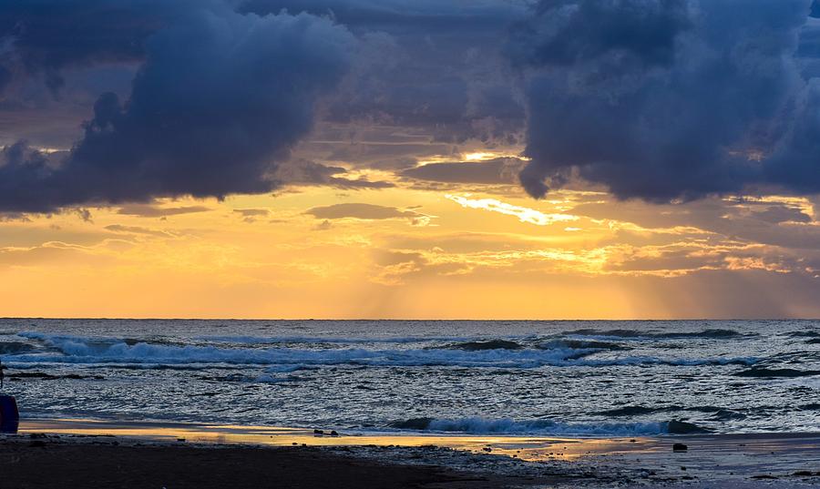 Cloudy Sunset on sea shore Photograph by Artpics - Fine Art America