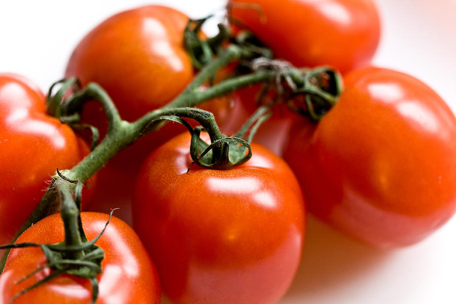 Tomato Photograph - Cluster of Tomatoes by Hakon Soreide
