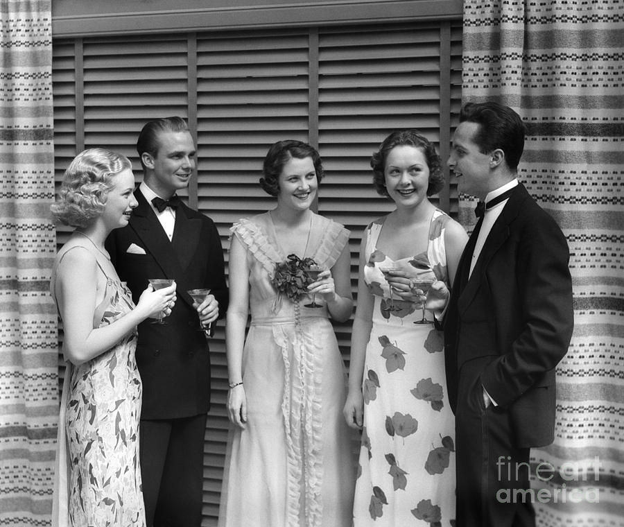 Cocktail Party, C.1930s Photograph by H. Armstrong Roberts/ClassicStock