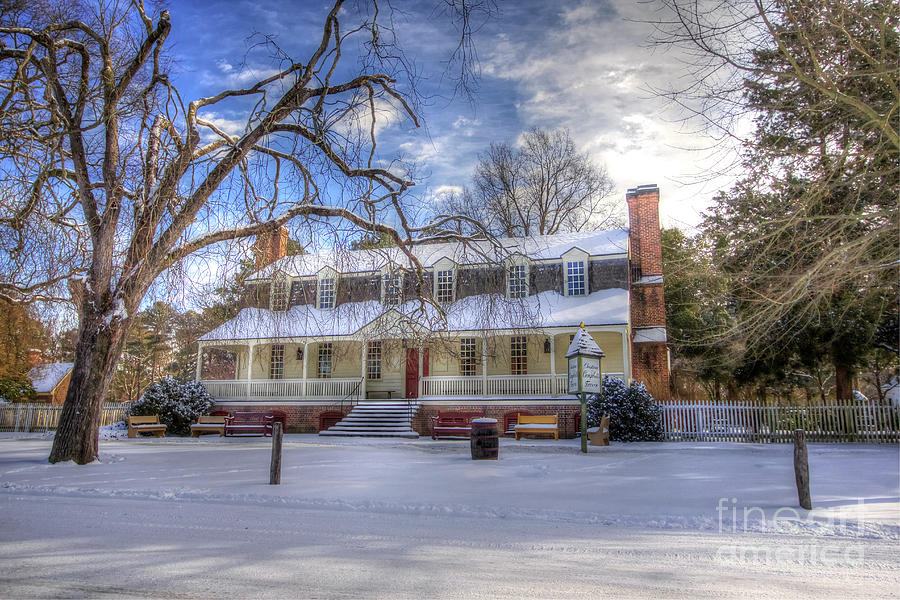 Cold Morning Outside Christina Campbells Tavern Colonial Williamsburg Photograph by Karen Jorstad