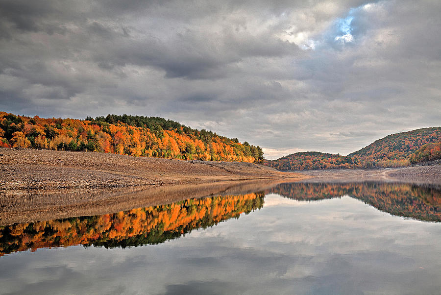 Colebrook Reservoir - in drought Photograph by Tom Cameron