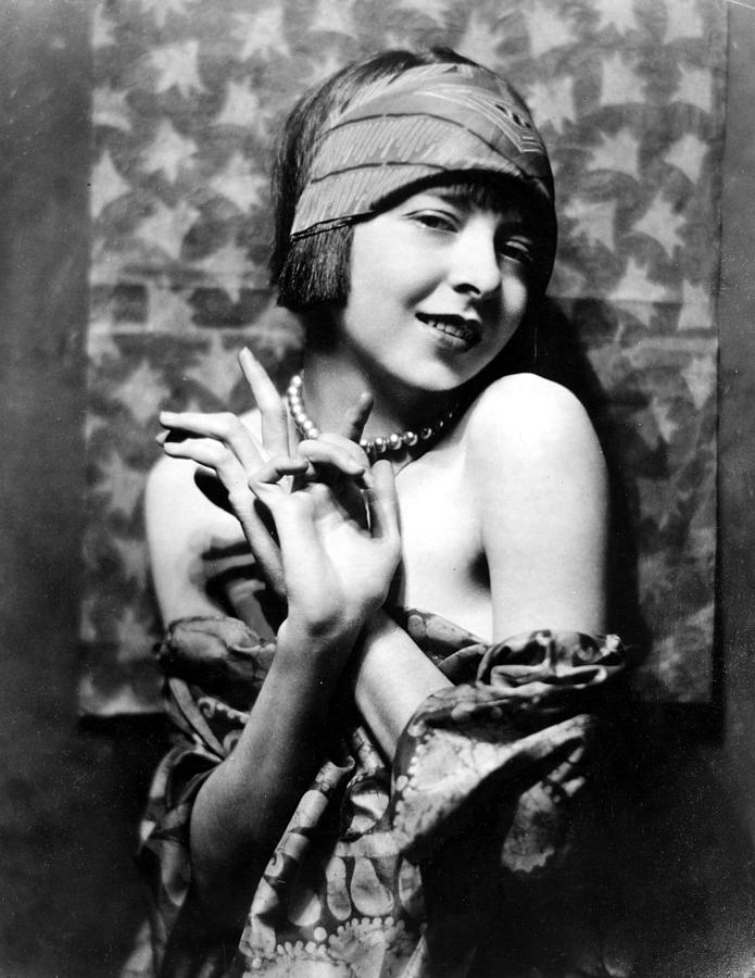 Colleen Moore, Around 1927 Photograph by Everett
