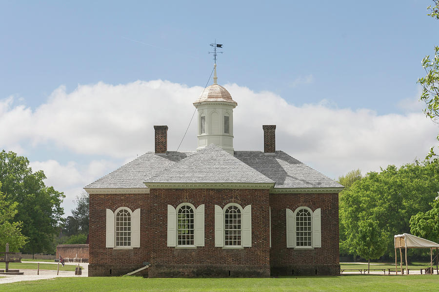 Colonial Courthouse Photograph by Teresa Mucha