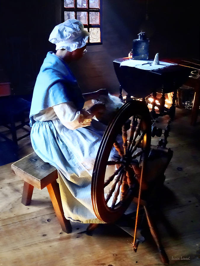 Colonial Woman Spinning Photograph by Susan Savad