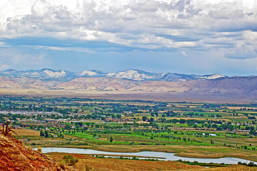 Colorado River Valley from Redland View in Colorado National Monument ...