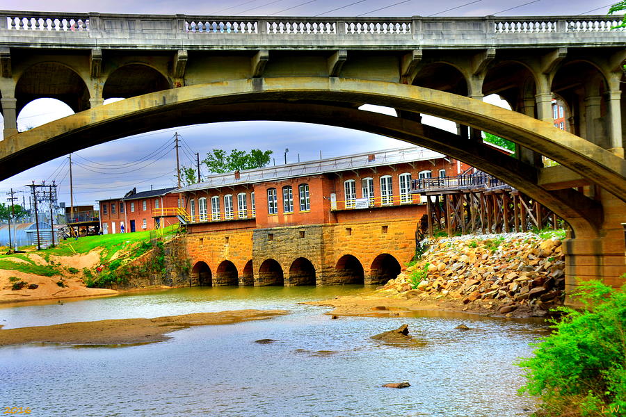 Columbia Canal At Gervais Street Bridge Photograph by Lisa Wooten