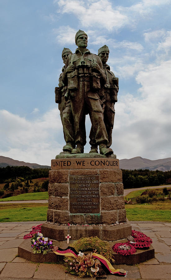 Commando Memorial 2 Photograph by Chris Thaxter