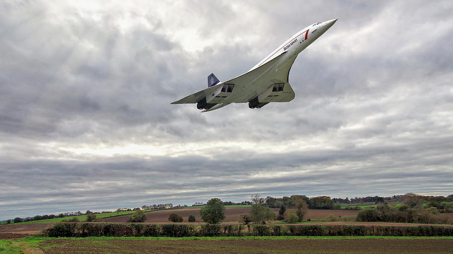 Football Photograph - Concorde - High Speed Pass_2 by Paul Gulliver