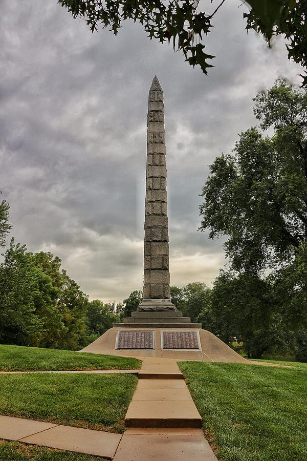 Confederate Monument  Photograph by Buck Buchanan