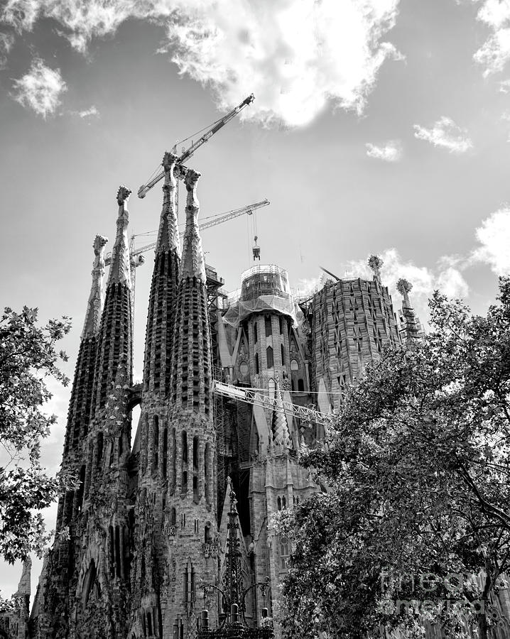 Construction BW Gaudi La Sagrada Photograph by Chuck Kuhn - Fine Art ...