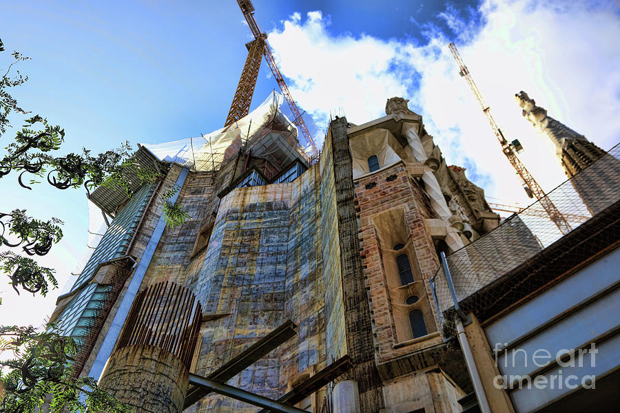 Construction La Sagrada Familia Barcelona  Photograph by Chuck Kuhn