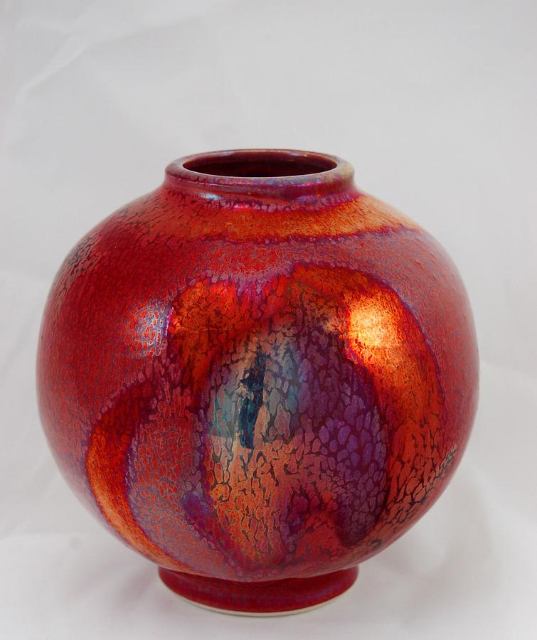 https://images.fineartamerica.com/images/artworkimages/mediumlarge/1/copper-ruby-vase-gordon-hutchens.jpg