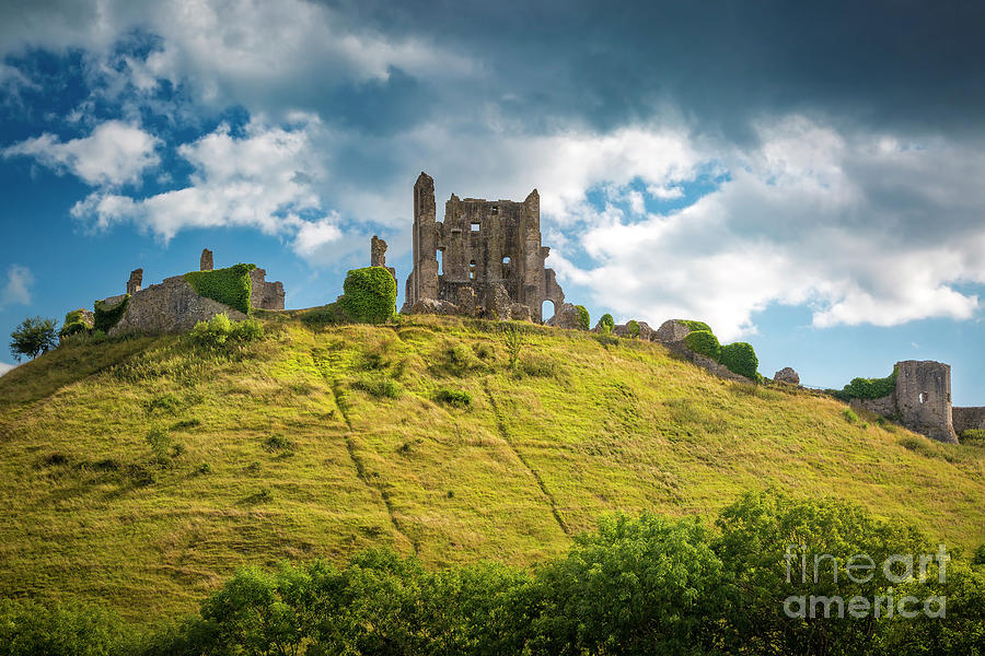 Corfe Castle Ruins Photograph by Brian Jannsen