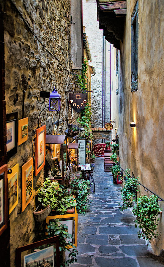 Cortona, Italy, Tuscany, passageway Photograph by Curt Rush