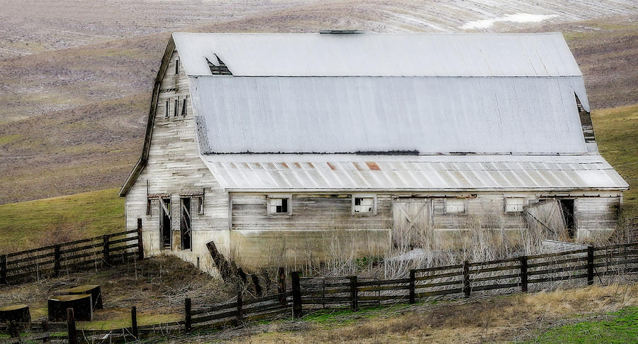 Country Barn Rolling Hills Photograph by Athena Mckinzie