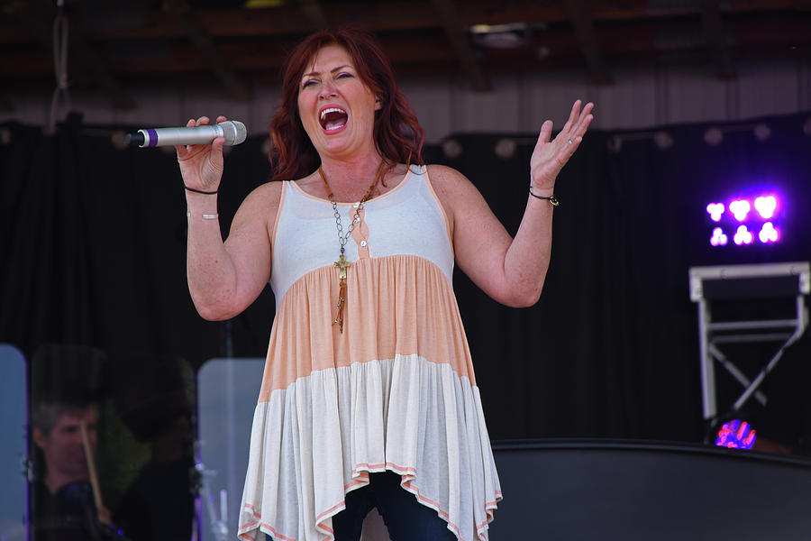 Country Sensation Jo Dee Messina Photograph by Mike Martin