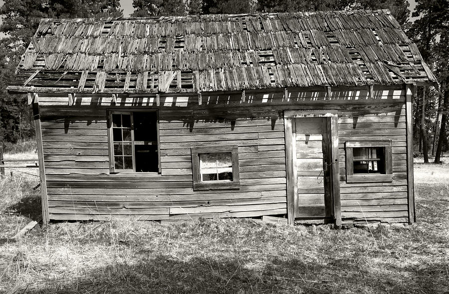 Black And White Photograph - Country Shack by Kevin Felts