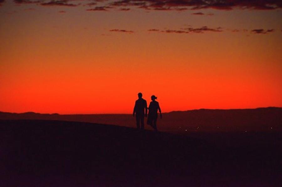 Sunset Photograph - Couple & Sunset & Sand Dunes by Osamu Iwamatsu