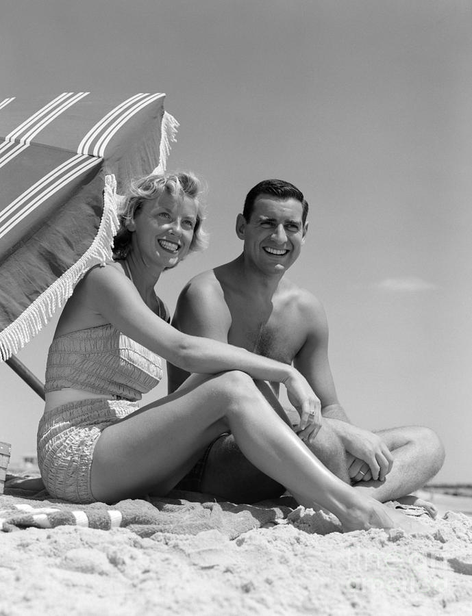 Couple At The Beach, C.1950s Photograph by H. Armstrong Roberts/ClassicStock
