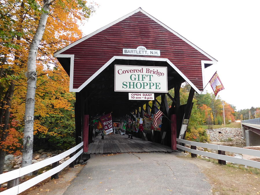 Covered Bridge Gift Shoppe Photograph by Catherine Gagne