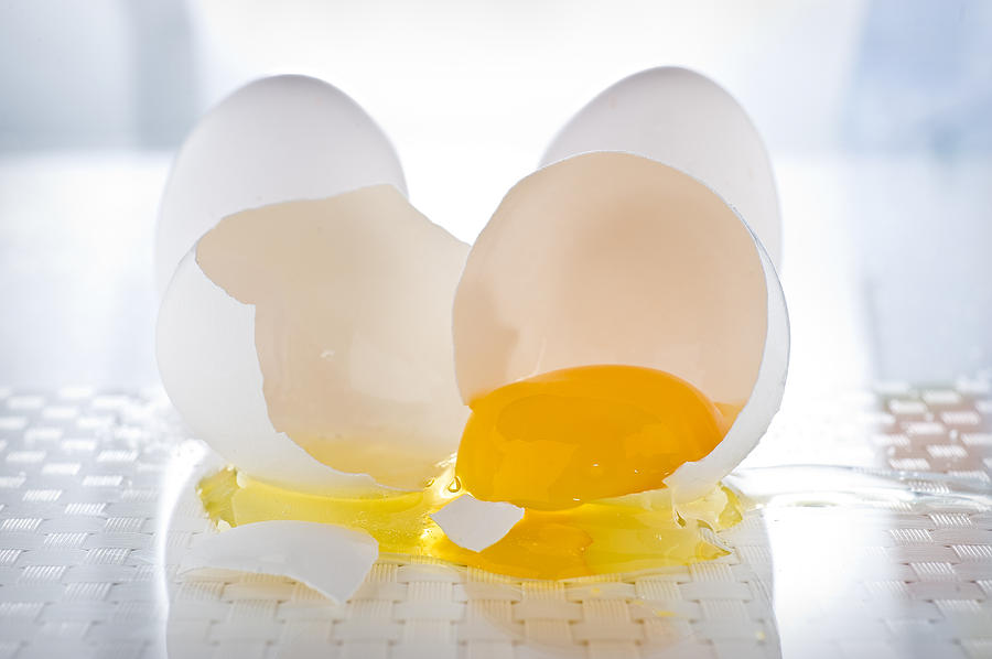 Egg Photograph - Cracked Egg by Steve Gadomski
