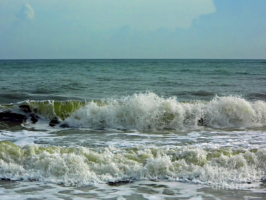 Crashing Waves At Wabasso Photograph by D Hackett