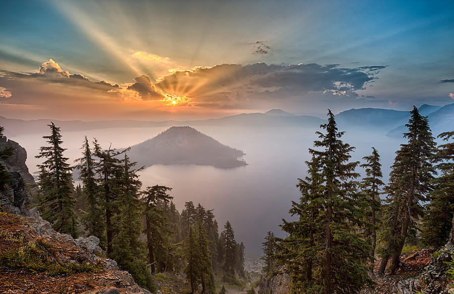 Crater Lake Sunrise Photograph by Bo Nielsen