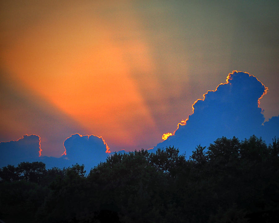 Crepuscular Rays of a Roxanna Sunset Photograph by Bill Swartwout