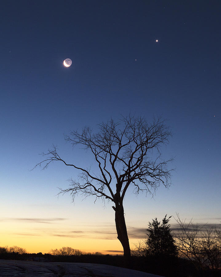 Crescent Moon and Venus Photograph by Eric Gendron