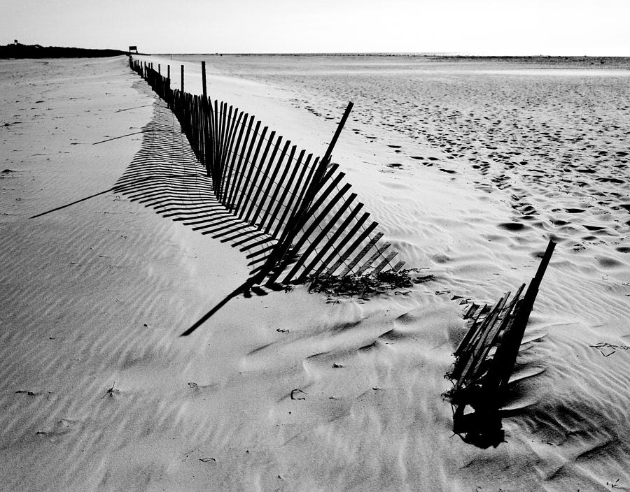 Crooked Beach Fence Photograph by Bob Neiman - Fine Art America