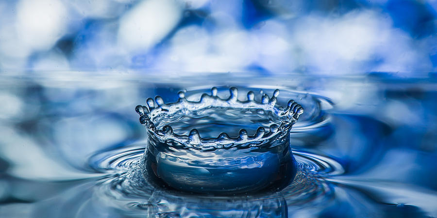 Amazing Photograph - Crown of Crystal Blue by Noah Katz