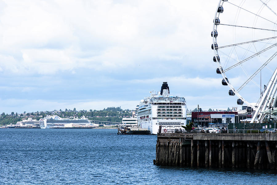 cruise ship docked in seattle