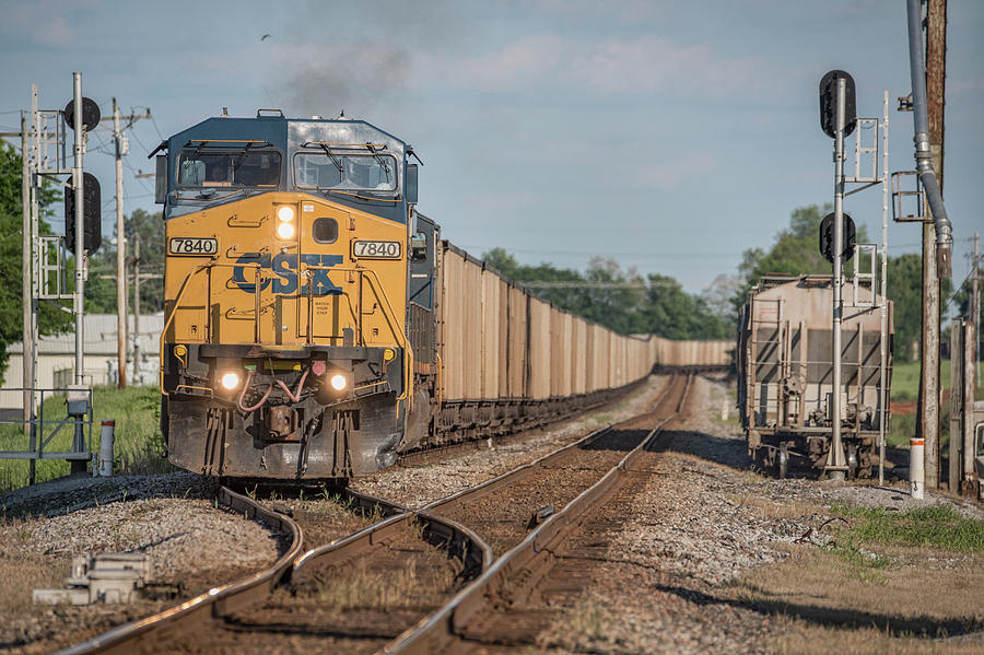 CSX empty coal train E320 at Trenton Ky Photograph by Jim Pearson