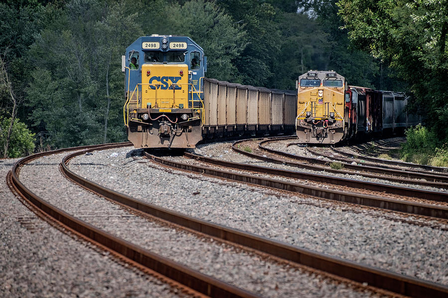 CSX N855-15 and Q513 sit at Evansville Indiana Photograph by Jim Pearson