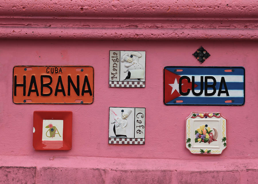 Cuban Cafe Photograph by Cliff Wassmann