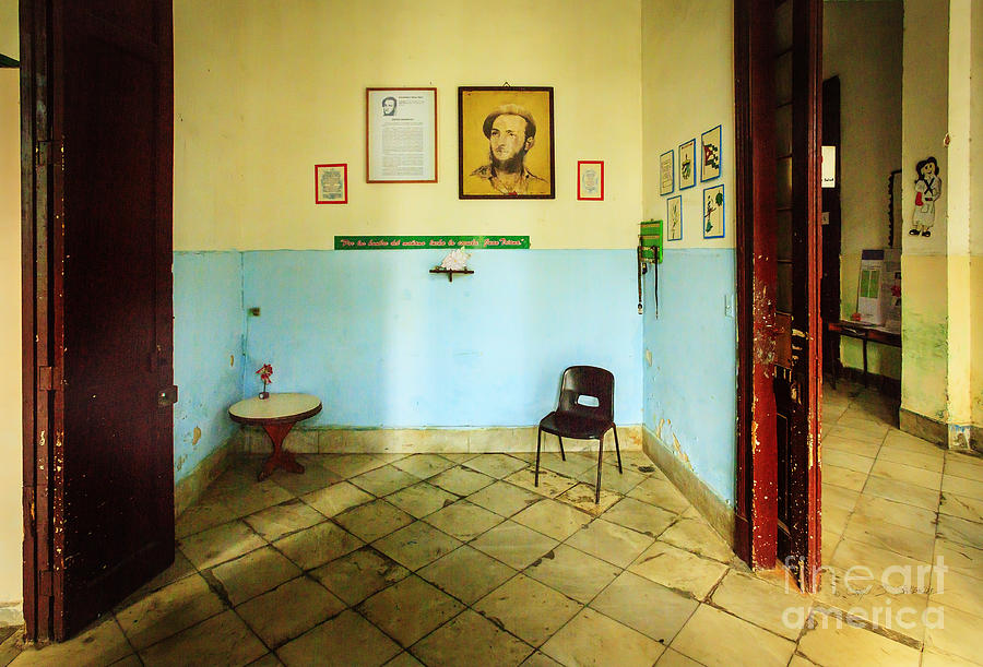Cuban Principles Waiting Room Photograph by Craig J Satterlee